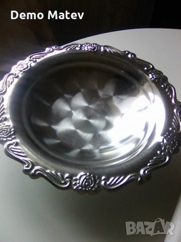 Продавам метален поднос - фруктиера