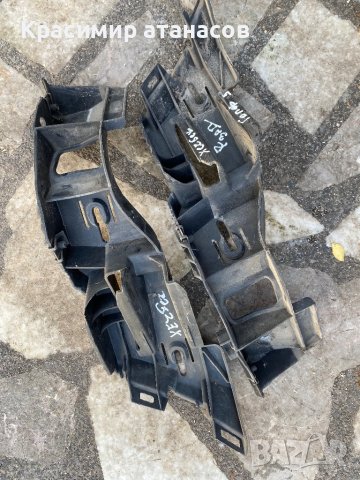 Държач броня задна дясна и лява за голф 5.1K6807393.1K6807375