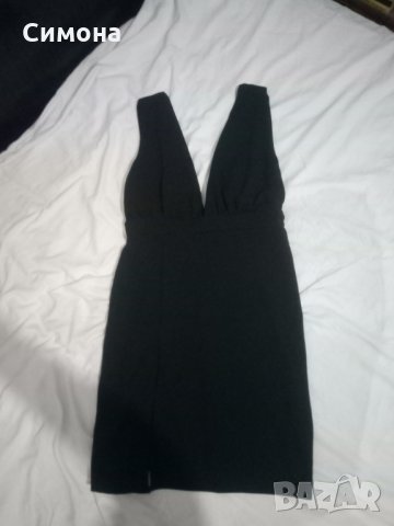 Елегантна черна рокля 