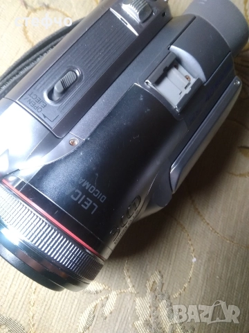 Предлагам оригинална видео и фото камера PANASONIC NV-GS500., снимка 3 - Камери - 52740153