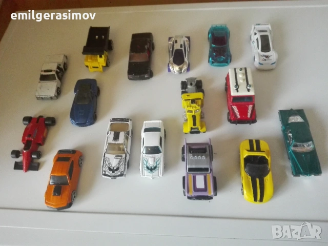 Влакче и метални колички два лота..