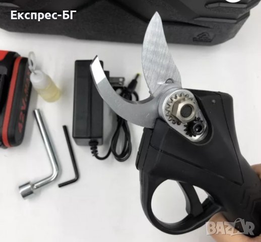 Градинска акумулаторна лозарска ножица 48V/5Ah с 2 батерии и куфар, снимка 11 - Градински инструменти - 37123583