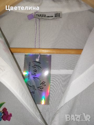 Бяла ризка с цветя и копчета от седеф размер М цена 36 лв., снимка 3 - Ризи - 42661701