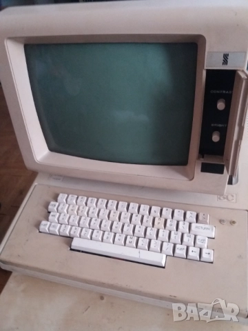 Правец 8 М ретро компютър с монитор 