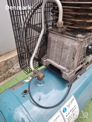 Италиански трифазен професионален компресор , снимка 3 - Други машини и части - 54151196