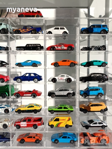 Колекция от 50 бр . умалени модели автомобили Matchbox , Hot Wheels , Maisto и други , снимка 3 - Коли, камиони, мотори, писти - 51894693