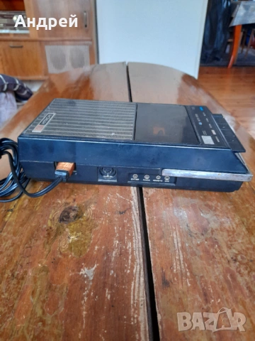 Стар касетофон Hitachi TRQ-258, снимка 3 - Антикварни и старинни предмети - 54070382