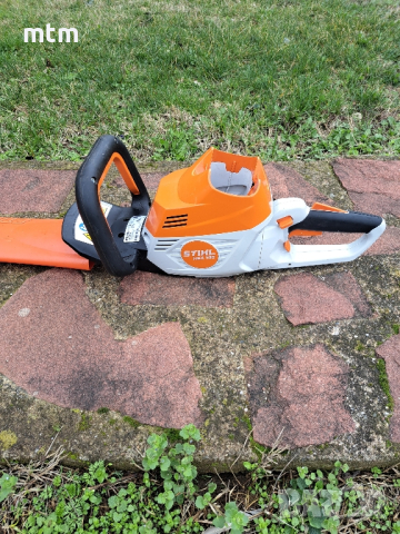 акумолаторна ножица за жив плет stihl , снимка 3 - Градинска техника - 44647385