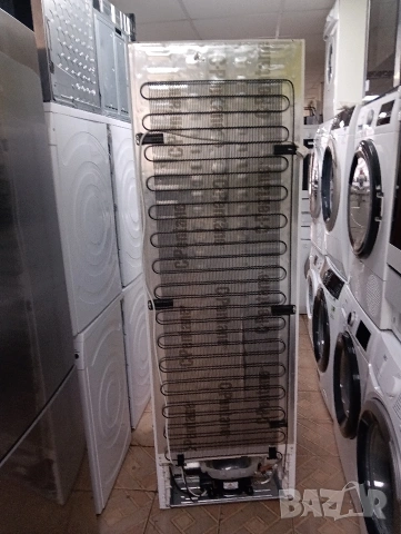 Комбиниран хладилник с фризер Сименс Siemens А+++ с две години гаранция!, снимка 8 - Хладилници - 53908346