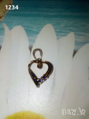 Златно сърце с диамант и 2 сапфира, снимка 2 - Колиета, медальони, синджири - 39840740