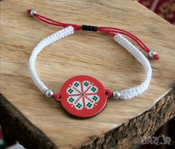 Ръчно плетена гривна с българска шевица – символ на традиция 🇧🇬