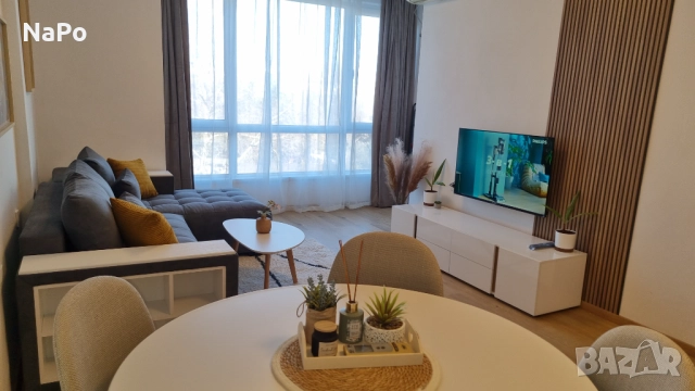 Апартамент в гр. Бургас, к-с Лазур, снимка 2 - Квартири, нощувки - 52848221