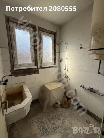 Просторен етаж с гараж, склад, сутерен и таван!, снимка 10 - Етаж от къща - 51962578