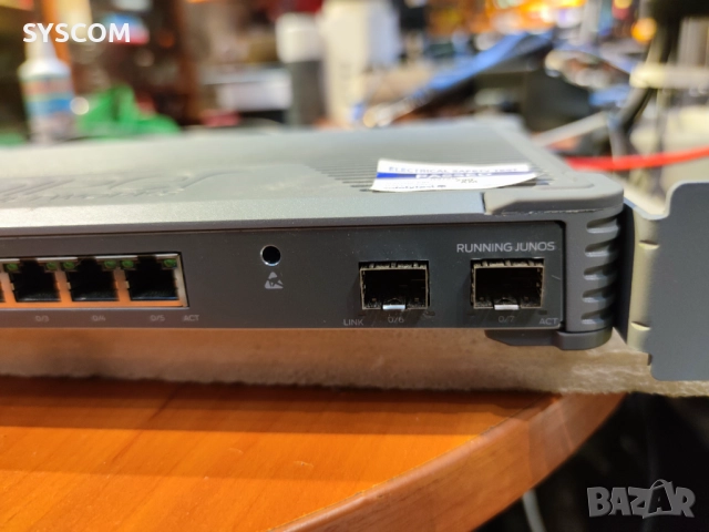 Защитна стена/рутер Juniper SRX300 Network Security Firewall, снимка 4 - Рутери - 52299306