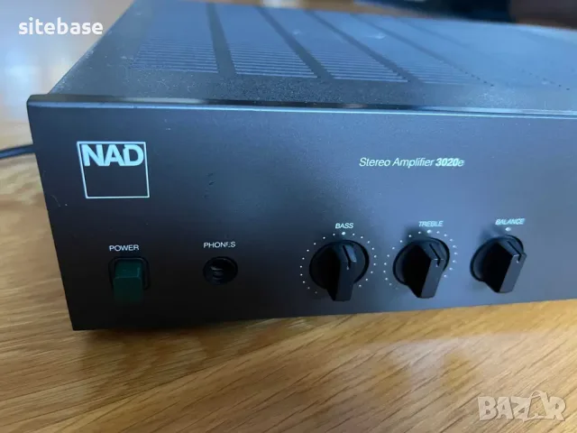  Усилвател NAD 3020 e, снимка 2 - Ресийвъри, усилватели, смесителни пултове - 56127131
