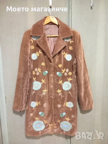 Кадифено палто с бродерия, размер M, снимка 2 - Палта, манта - 52390895