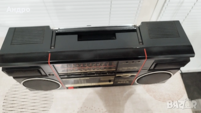 Радио касетофон uher, снимка 2 - Радиокасетофони, транзистори - 53918935