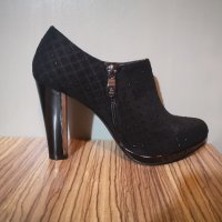 Нови -50% естествена кожа Laura Biagiotti естествен велур черни обувки 38 номер есенни дамски обувки, снимка 5 - Дамски елегантни обувки - 33881189
