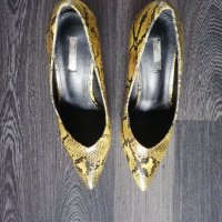 Ефектни обувки в змийски принт, снимка 4 - Дамски обувки на ток - 30802161