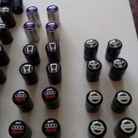 Качественни черни капачки за вентили винтили с емблеми на марка кола автомобил мотор камион джип мик, снимка 12 - Аксесоари и консумативи - 29811432