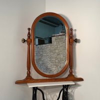 Огледало с дървена поставка в много добро състояние !, снимка 1 - Огледала - 44380572