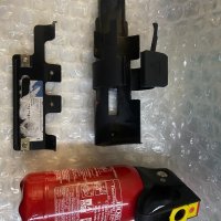 Авариен немски пожарогасител комплект за вграждане под седалка със стойка и кутия мерцедес w203 w204, снимка 1 - Части - 40394551