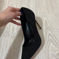 Черни токчета , снимка 2 - Дамски елегантни обувки - 44717837