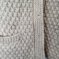 Продавам вълнена жилетка ръчно плетена без ръкав, снимка 4 - Други - 37780783