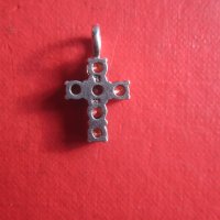 Невероятен сребърен кръст висулка медальон с камъни 925, снимка 4 - Колиета, медальони, синджири - 35101615