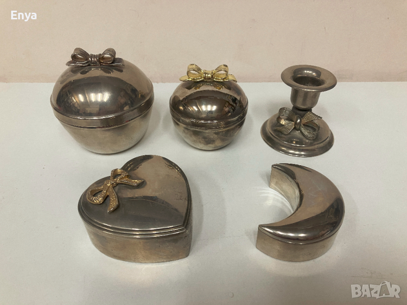 Метални посребрени кутии за бижута с панделка и свещник, снимка 1
