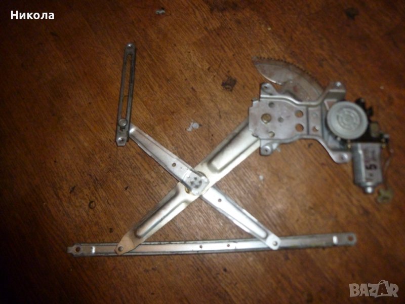 Преден десен стъклоповдигач Дайхатсу Териос 1,3, снимка 1