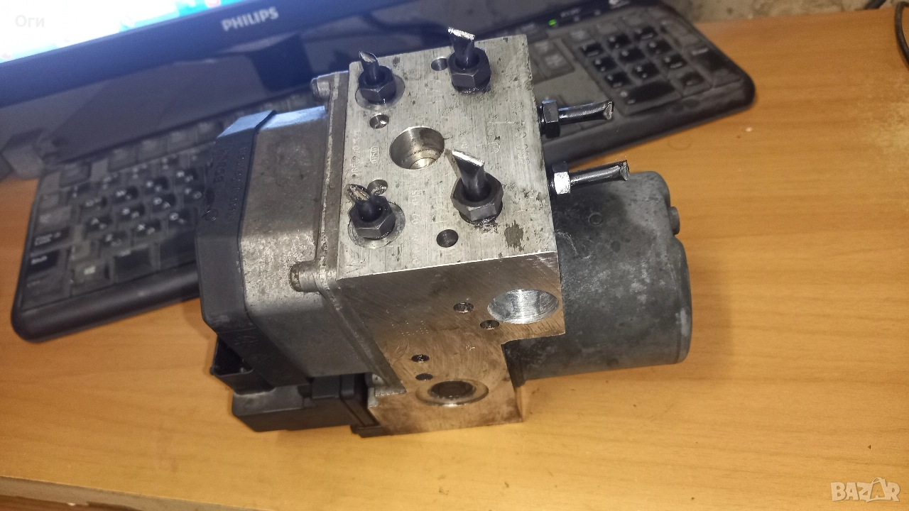 ABS помпа за Ауди А4 3B0 614 111 / 0 285 220 621 / 0 273 004 573, снимка 1