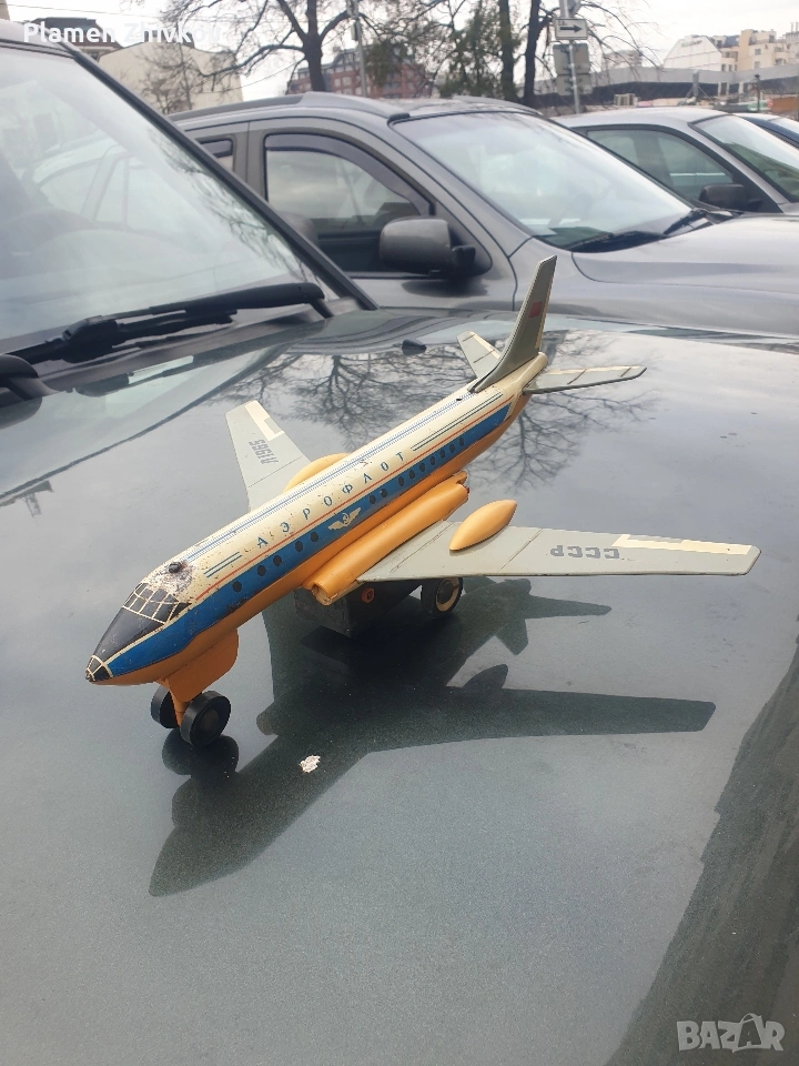 Стара метална механична играчка от 1965 г , снимка 1