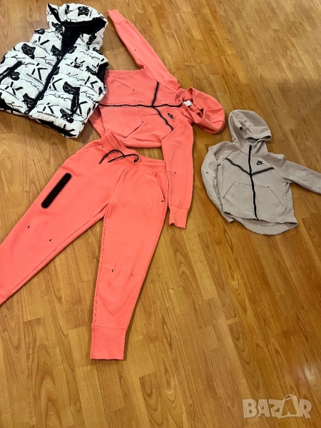 Nike Tech fleece 137-146 M , снимка 1