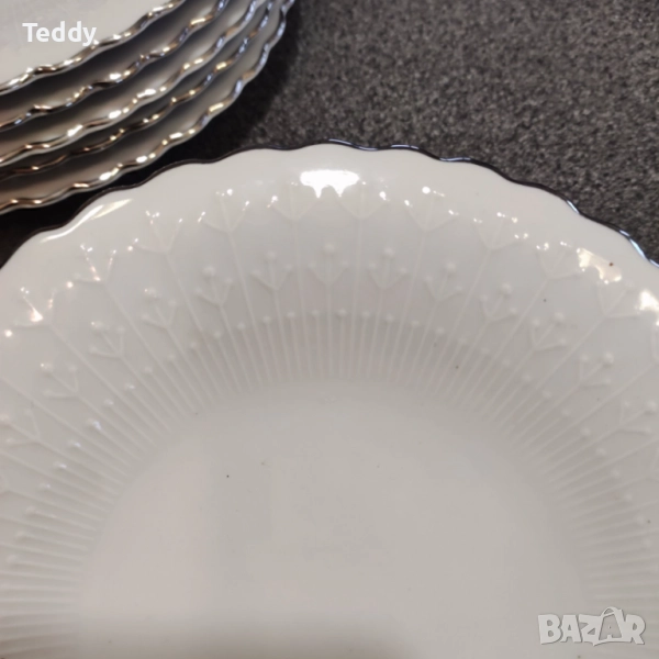 Чинии от три вида, стар български порцелан, производство Разград, снимка 1