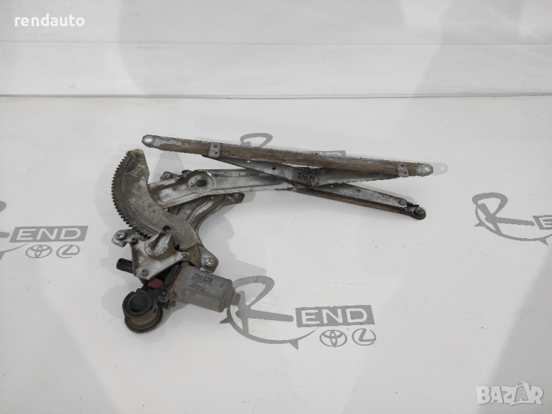 Заден десен стъклоповдигач Toyota Avensis Verso 2001-2009 85710-44050, снимка 1