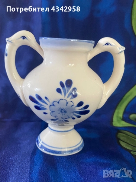 Малка порцеланова вазичка., снимка 1