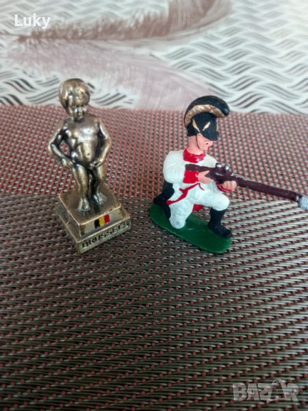Продавам  много,много,красива,миниатюрна  и стилни фигурка.Кралски,белгийски пехотинец., снимка 1