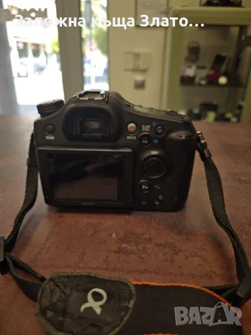 Фотоапарат Sony A 68 със 2 обектива и зарядно устройство, снимка 6 - Фотоапарати - 55751592
