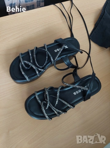 Елегантни черни сандали с висока подметка, снимка 2 - Сандали - 54046287