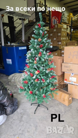 Коледна елха с червени плодчета и шишарки – ED-KLDE2025 Код P1443, снимка 2 - Декорация за дома - 52186754
