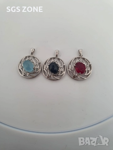 сребърна висулка със сапфир, аквамарин и рубин