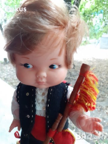 Стара гумена кукла в носия с гайда , снимка 2 - Антикварни и старинни предмети - 33863613