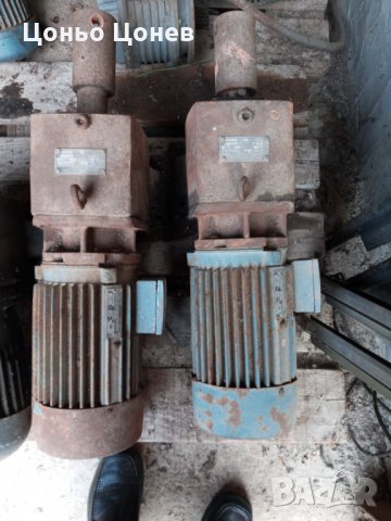 Трифазен ел. мотор с редуктор / моторредуктор/