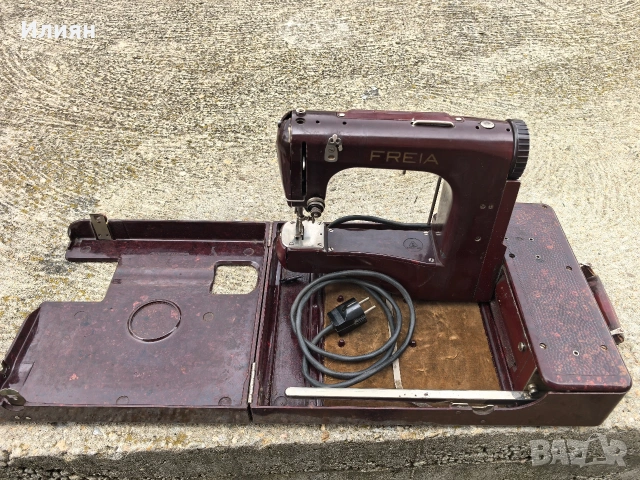 Шевна машина, снимка 2 - Антикварни и старинни предмети - 54286724