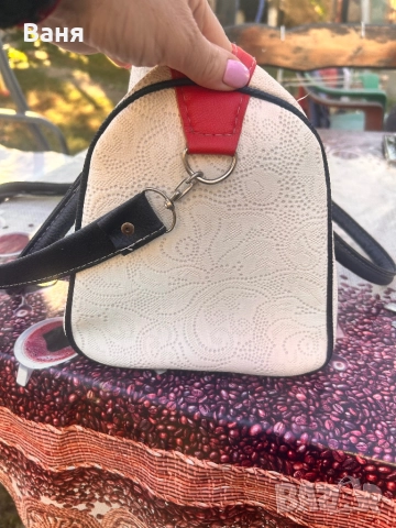 Дамска чанта, снимка 3 - Чанти - 51801650