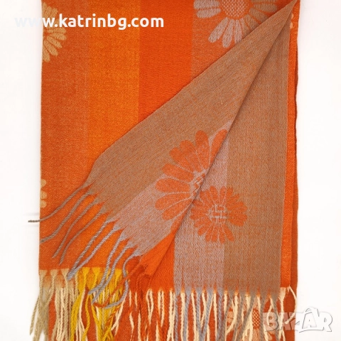 Стилен комплект шапка, шал и ръкавици за жена в сиво и оранжево Код на продукта:DAK-0034, снимка 3 - Подаръци за жени - 52201263