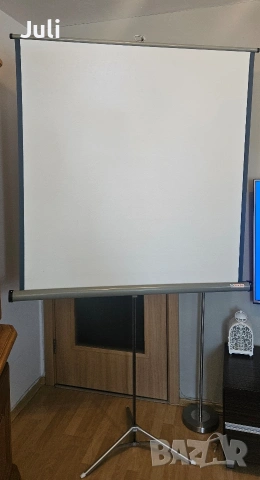 Екран за проектор - 125×120см.