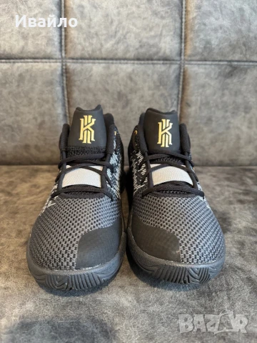 Nike Kyrie Flytrap II., снимка 2 - Маратонки - 50955906