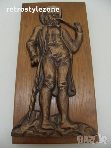 № 5081 старо пано - бронзова фигура на дървена основа   - размери - 32,5 / 16 см , фигура 29 / 16 см, снимка 2 - Други ценни предмети - 31869979